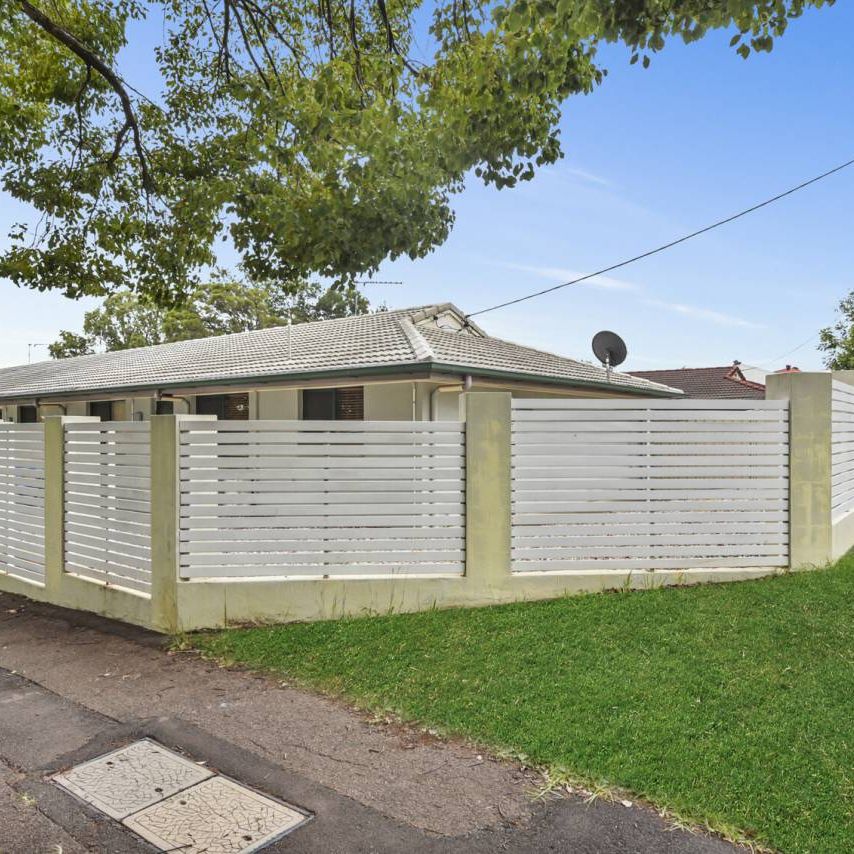 Fully Furnished Inner City Unit - Photo 1