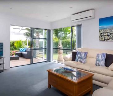 A Family home in Someville - Photo 2