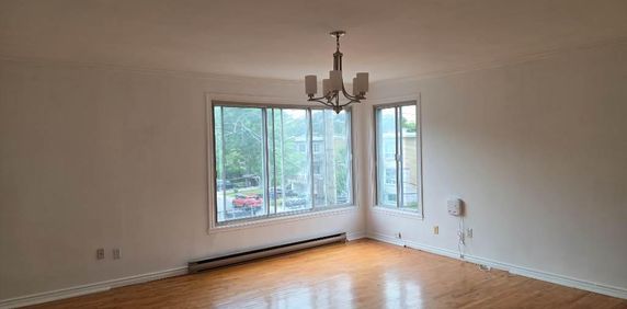 5½ Apartment Available - A louer • For Rent - Photo 2