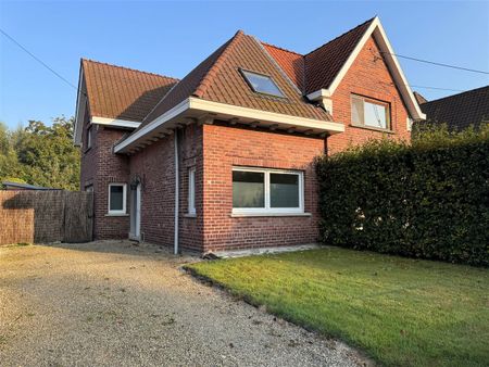 Prima gelegen ruime driegevel woning met garage en tuintje. - Photo 3