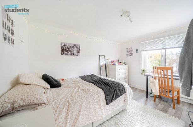 6 bedroom terraced house to rent - Photo 1