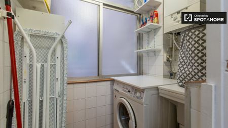 barcelona, Catalonia 08010 - Photo 2