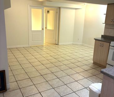 For Lease - 37 Depeuter Crescent, Bradford West Gwillimbury, Ontario - Photo 2