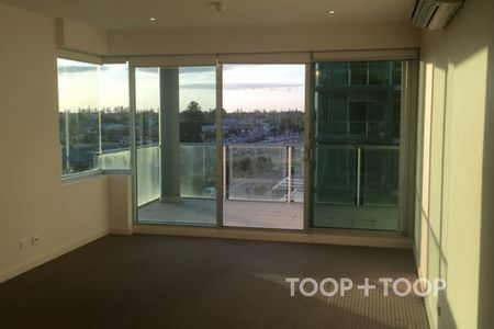 Executive Corner Apartment With River Views - Photo 4