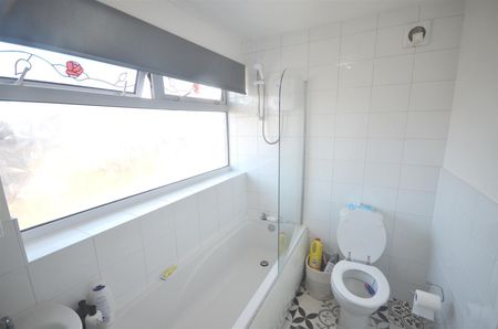 3 Bedroom Semi-Detached House for Rent - Photo 4