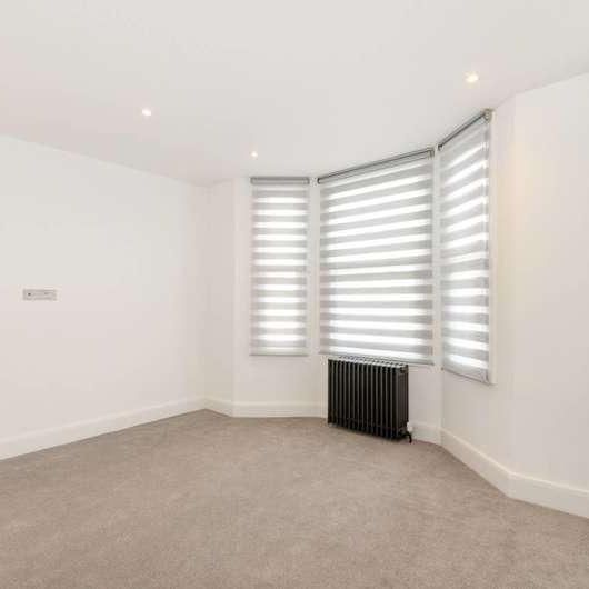 Warwick Grove, Surbiton, KT5 - Photo 1