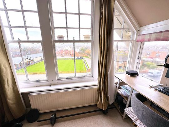 A 3 Bedroom Apartment Instruction to Let in Bexhill-on-Sea - Photo 1