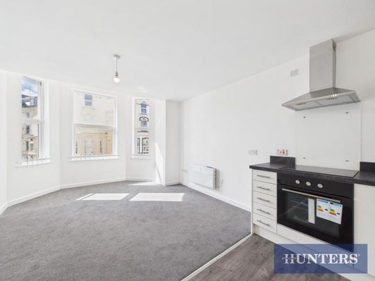 2 bedroom flat to rent - Photo 1