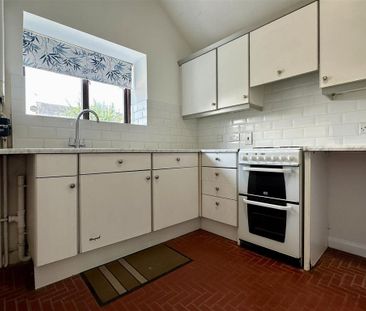 2 bedroom bungalow to rent - Photo 3