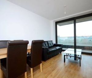 1 Bedrooms Flat to rent in Connaught Heights, Silvertown E16 | £ 300 - Photo 1