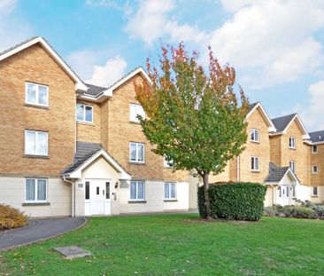 Lloyd Close, Cheltenham, Gloucestershire - Photo 2