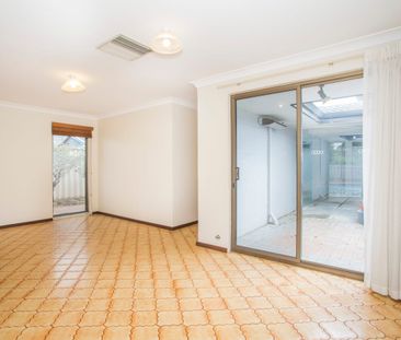 3 Bedroom House with SWIMMING POOL - Photo 1