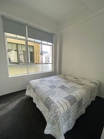 Large 1 bedroom unit, Central Queen Street, CBD - Photo 4