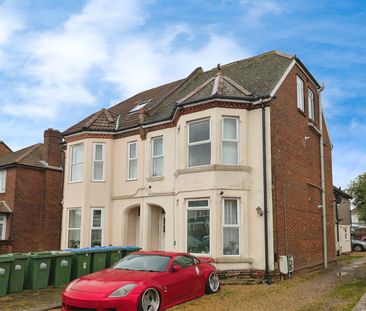 Arthur Road, SO15 - Photo 4