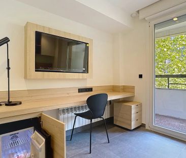 Room in a shared 6-bedroom apartment for rent in Castillejos. - Photo 5
