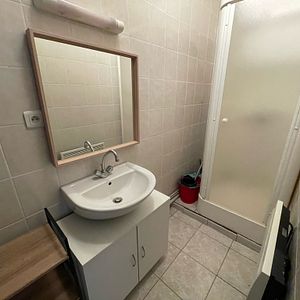 : Appartement 25 m² à Saint-Étienne - Photo 3