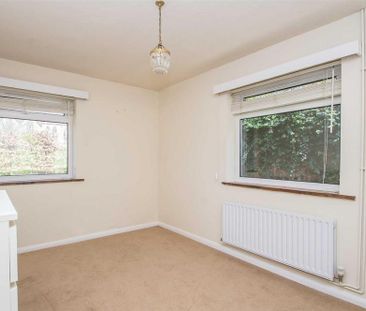 2 bedroom bungalow to rent - Photo 2