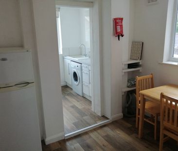Room in a Shared House, Denman Road, SE15 - Photo 2