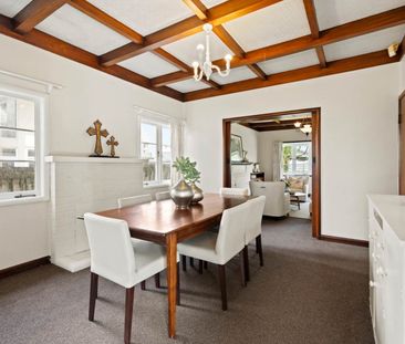 Charming Family Home - Photo 1