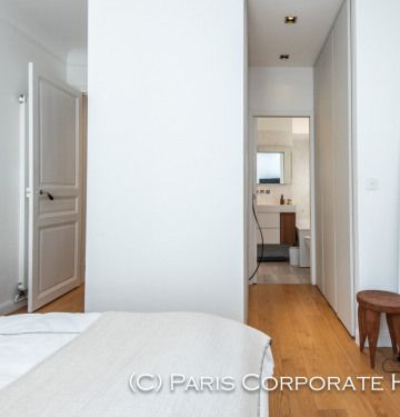 Appartement • Paris 16ème - Photo 2