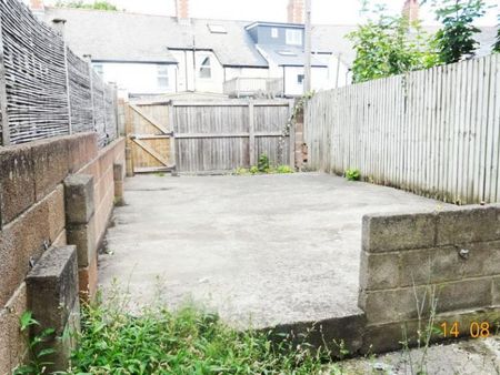 4 bedroom terraced house to rent - Photo 4