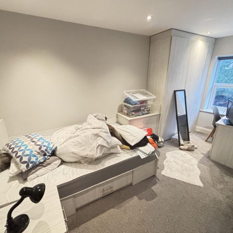 68A Flat 3 Victoria Road, Leeds, LS6 1DL - Photo 1