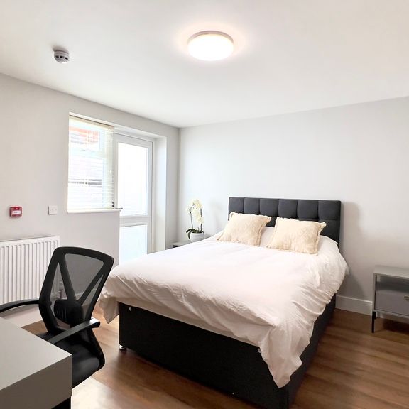 6 Bed Student Accommodation - Photo 1