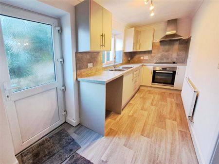 3 bedroom terraced house to rent - Photo 2