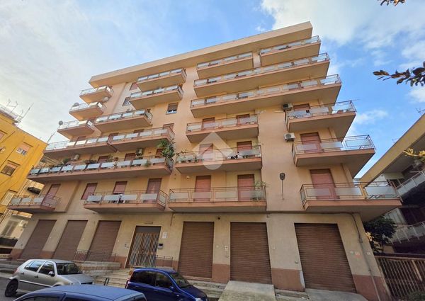 5 locali in affitto