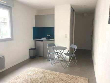 Location Appartement 1 pièce 25m² CALUIRE ET CUIRE 69300 - Photo 4
