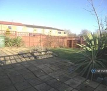 4 bedroom end of terrace house to rent - Photo 5