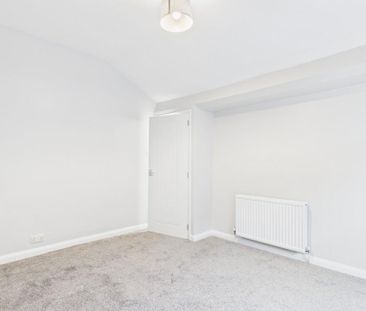 3 bedroom end of terrace house to rent - Photo 6