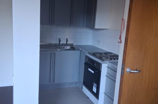 Thrawl Street – Flat 10 - Photo 1