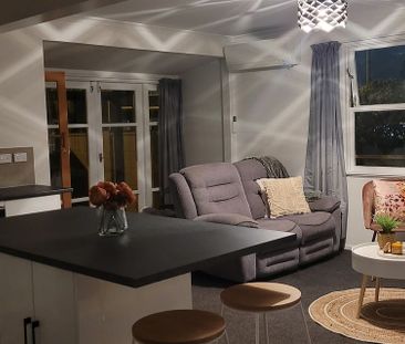 Fresh, Modern & Compact Living in Central Hutt - Photo 1