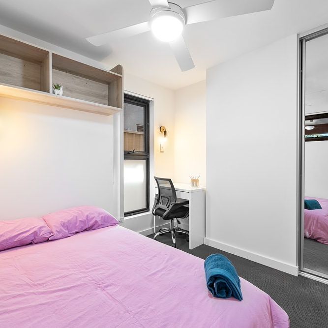 7-bedroom shared house, Woodmere Avenue - Photo 1