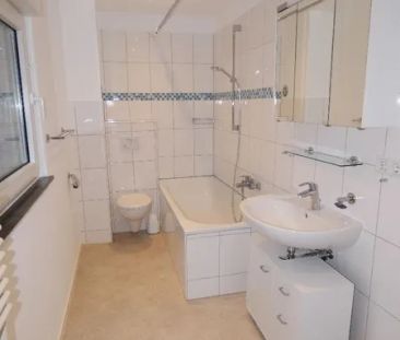 Renovierte 3-Zimmer-Wohnung im Dreifamilienhaus in gefragter Lage v... - Photo 1