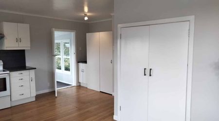 FRESH CLEAN AND LIGHT HOME - Photo 2