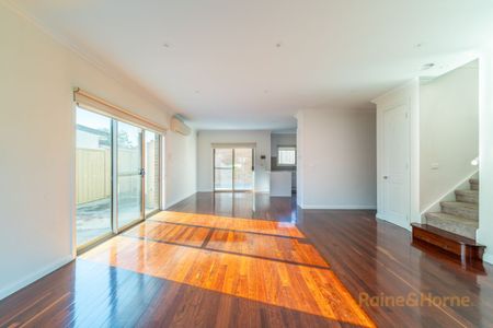 Spacious, Stylish & Perfectly Positioned - Photo 3