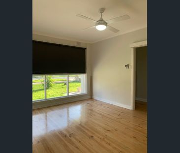 Modern Family Home - Photo 6