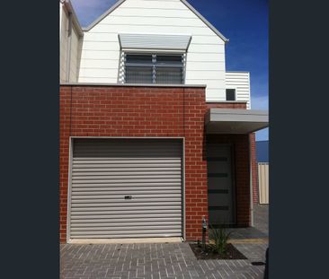 3 Bedroom Townhouse - Photo 5