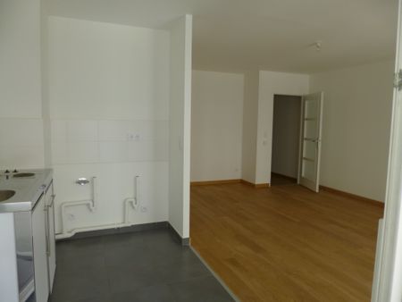 Villa Colbert- apt T1 de 38.20 m2, sise à Reims- 34, boulevard de la Paix au 2ème étage ( terrasse et garage), - Photo 4