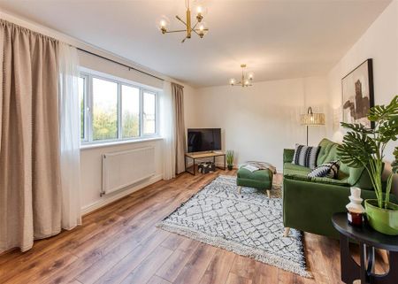 2 bedroom detached bungalow to rent - Photo 2