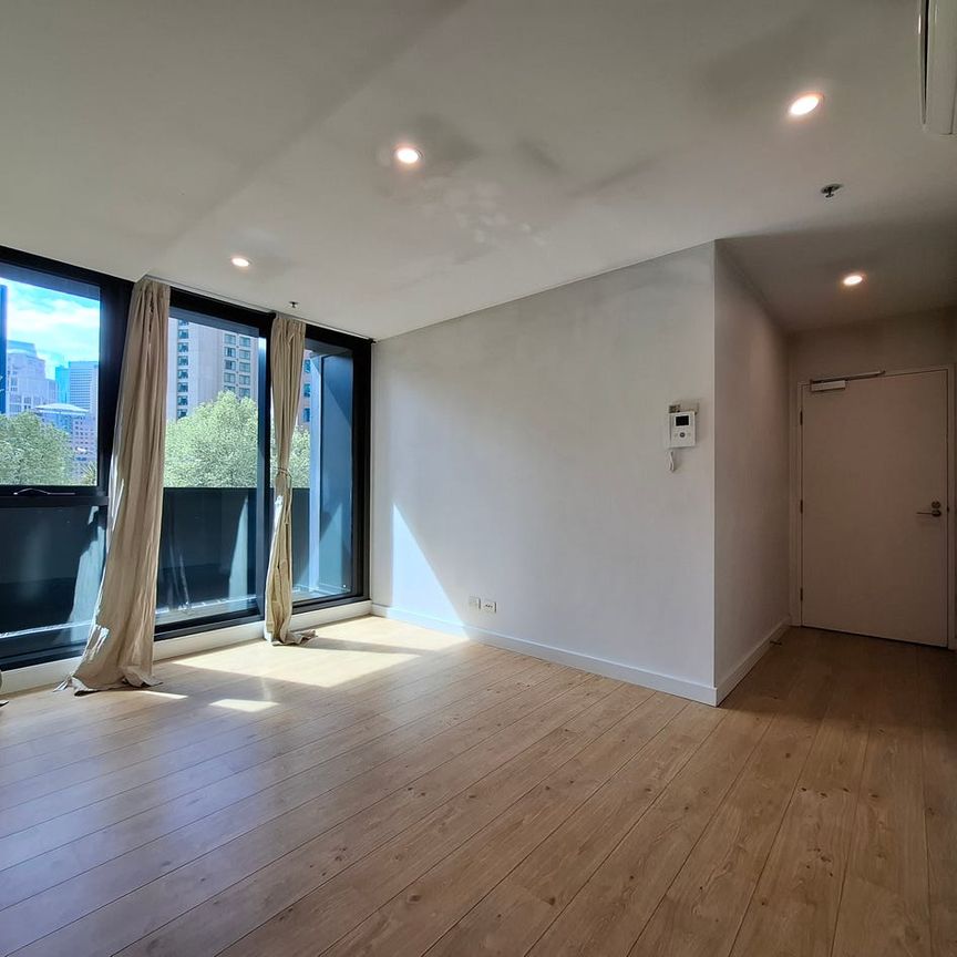 Stylish Southbank Apartment for Rent – Prime City Location - Photo 1