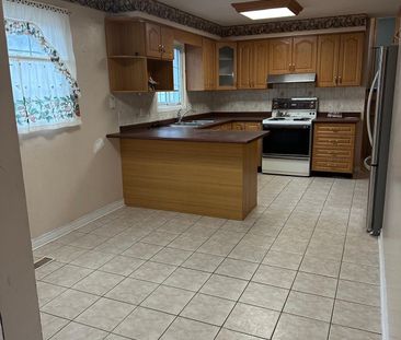 For Lease - 151 Morton Way Unit# Front unit, Brampton, Ontario - Photo 5