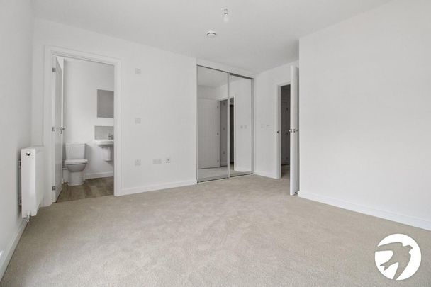 3 bedroom end of terrace house to rent - Photo 1