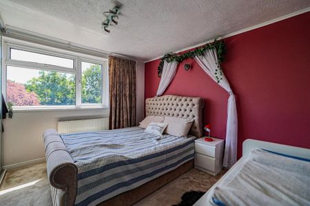 3 bedroom semi-detached house to rent - Photo 4