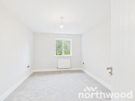 3 bedroom semi-detached house to rent - Photo 4