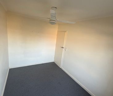 Grange - Photo 1