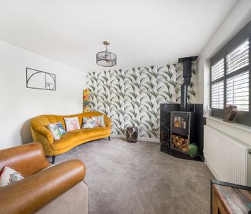 3 bedroom detached house to rent - Photo 2