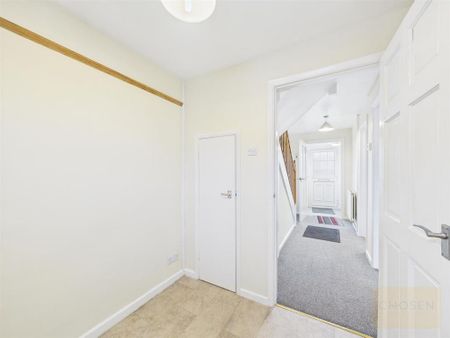 3 bedroom end of terrace house to rent - Photo 2